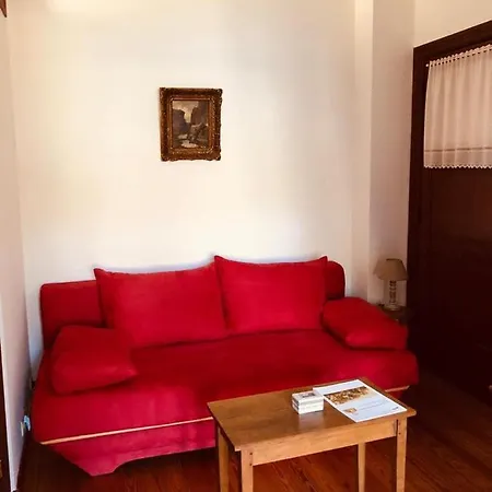 Les Claires Bed & Breakfast Hastiere-par-dela
