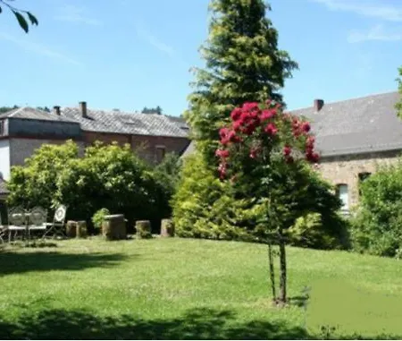 Les Claires Bed & Breakfast *