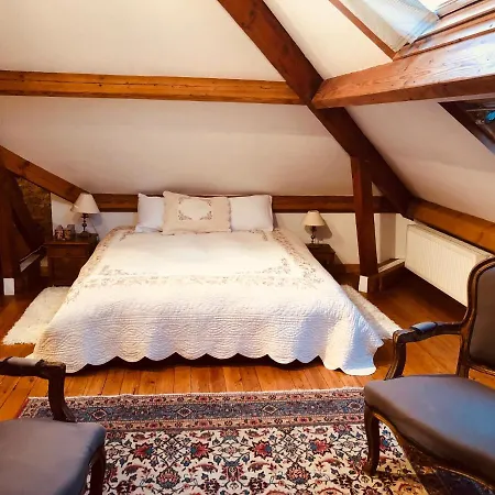Les Claires Bed & Breakfast